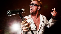 Men woman concert lance singers