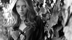 Michelle trachtenberg grayscale monochrome