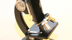 Microscope
