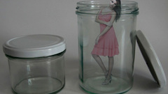 Miranda kerr models shrunken