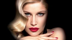 Models lips Laetitia Casta