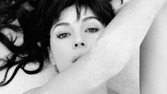 Monica Bellucci monochrome