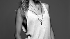 Monochrome Gillian Zinser
