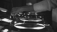 Music DJ electro tablet grayscale Overwerk