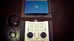 Music headphones DJ Computers notebook dell