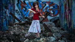 Music woman violins Lindsey Stirling