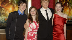 Narnia anna-popplewell georgie-henley skandar-keynes