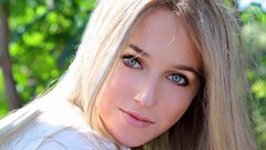 Nature woman close-up lips faces outdoors blondes Elise A