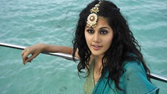 Navel bikini tapsee pannu