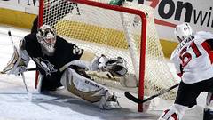 Nhl ice hockey goalie