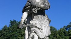 Nymphenburg kaskade statue high