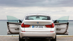 Open rear high doors Resolution