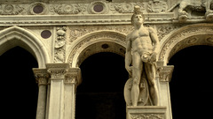 Palace statue venice The high Resolution