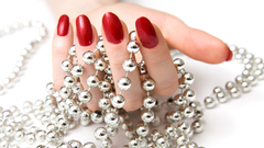 Palm hands Beads red