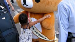 Pedobear Japan fail hugging