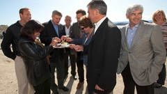 Photo release seal meet