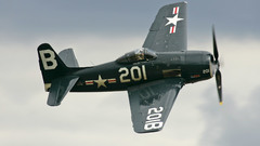 Planes F8F Bearcat front