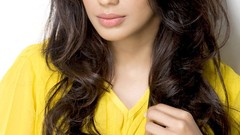 Portraits brunettes woman white