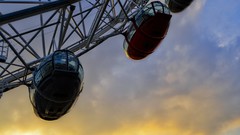Red London London Eye