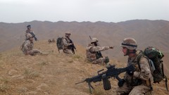 Sand hills War dust fight soldiers military Spanish machine gun 