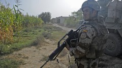 Sand War Guns dust fight ambush soldiers military Spain Islam 