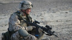 Sand War Guns dust fight soldiers military patrol sitting 