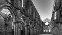 Sangalgano abbey architecture