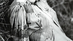 Shannyn sossamon grayscale