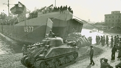 Sherman ships tanks World