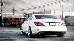 Ships cars Mercedes Benz CLS63 AMG