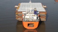 Ships heavy lift ship