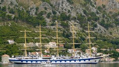Ships sail Royal Clipper
