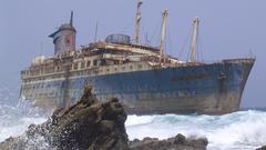 Ships shipwrecks SS American
