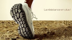 Shoes advertisement running footpath