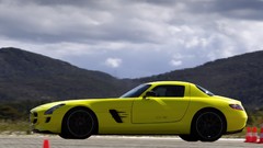 Side view sls amg Mercedes-Benz SLS AMG E-Cell