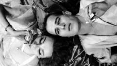 Smoking Joanne Woodward paul