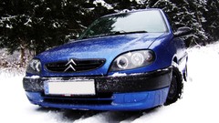 Snow blue Citroen Saxo