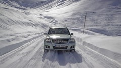 Snow SUV front view Mercedes-Benz GLK-Class