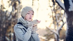 Snow winter woman hats blondes bean bag
