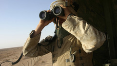 Soldiers deserts binoculars
