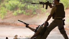 Soldiers military weapons colts