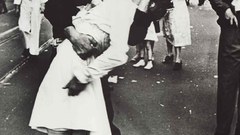 Square victory time day kiss high 1945