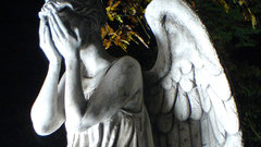 Statues Doctor Who weeping