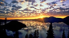 Sunrise Oregon Range crater lake