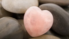 Symbol stones Hearts quartz