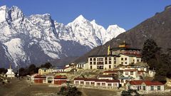 Tengboche Monastery solo khumbu