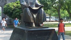 Tesla statue at Niagara