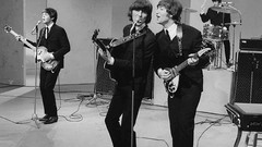The Beatles live paul mccartney John Lennon George Harrison 