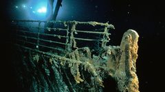 Titanic bows vehicles underwater