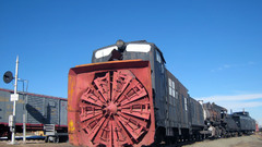 Trains snow plow Union
